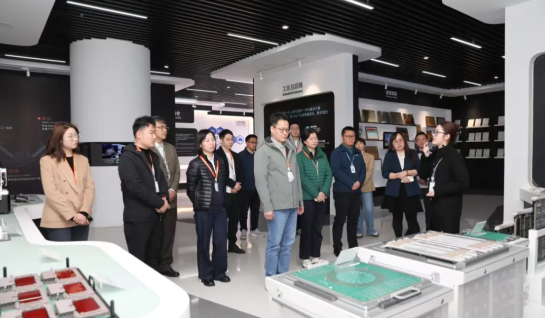 京东方集团参观调研苏州华兴源创研发设计仿真云平台 京东方集团参观调研苏州华兴源创研发设计仿真云平台