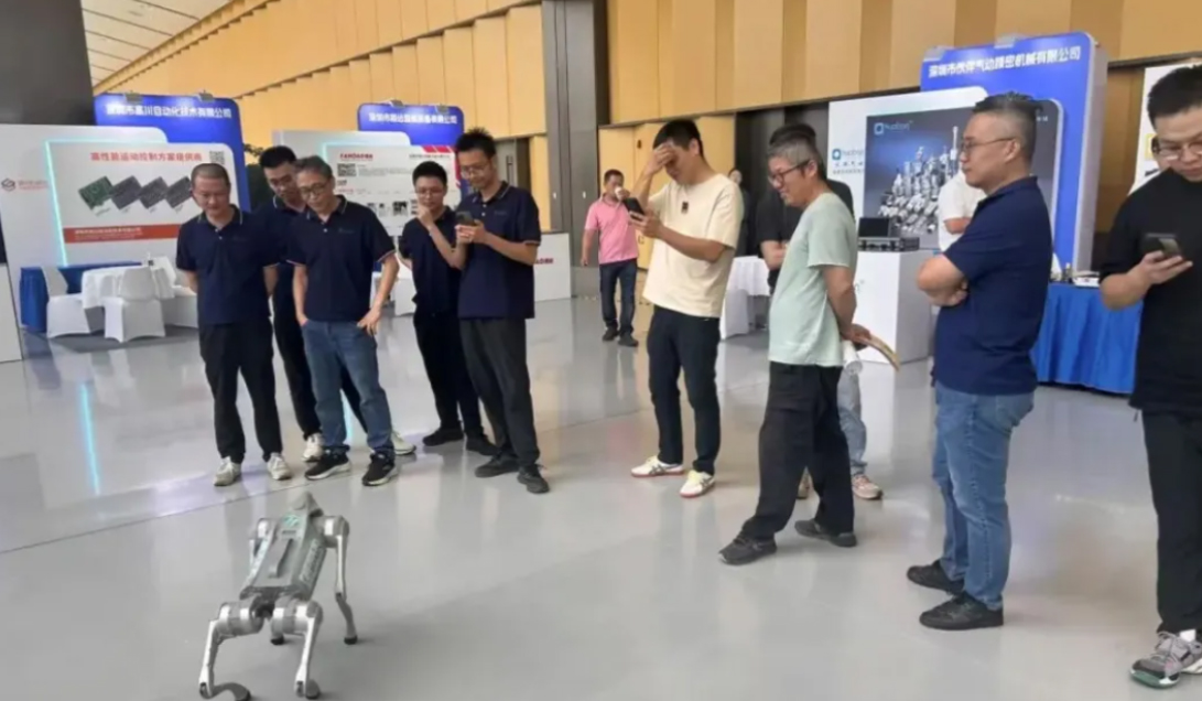 智造引领未来,双湾驱动创新 智造引领未来,双湾驱动创新